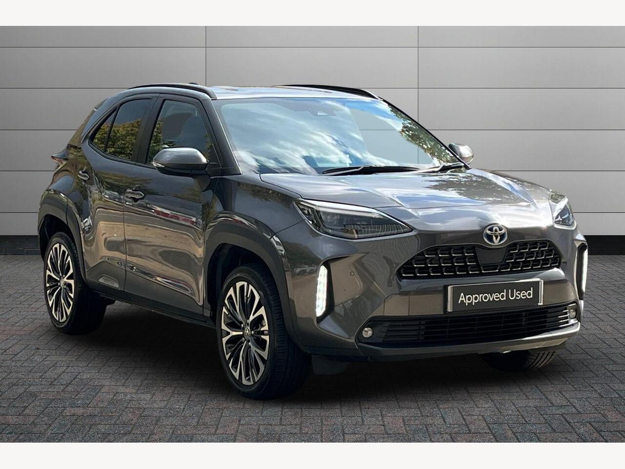 Main listing image - Toyota Yaris Cross