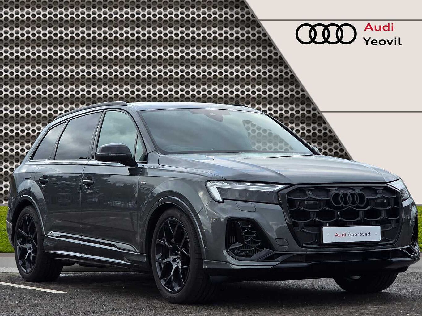 Main listing image - Audi Q7