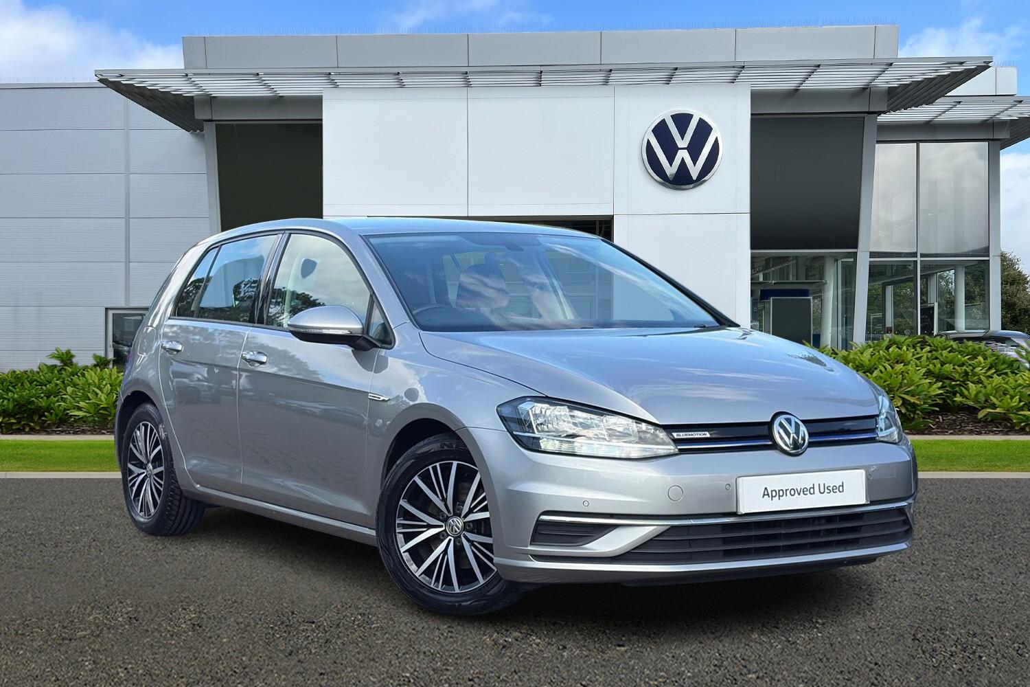 Main listing image - Volkswagen Golf