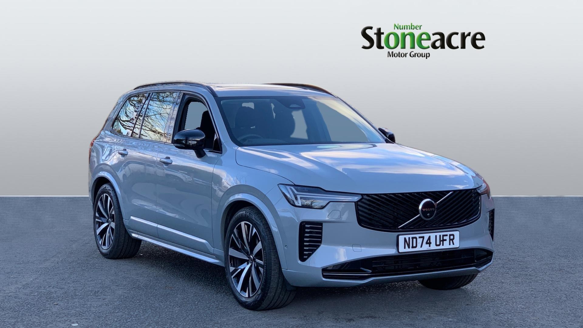 Main listing image - Volvo XC90