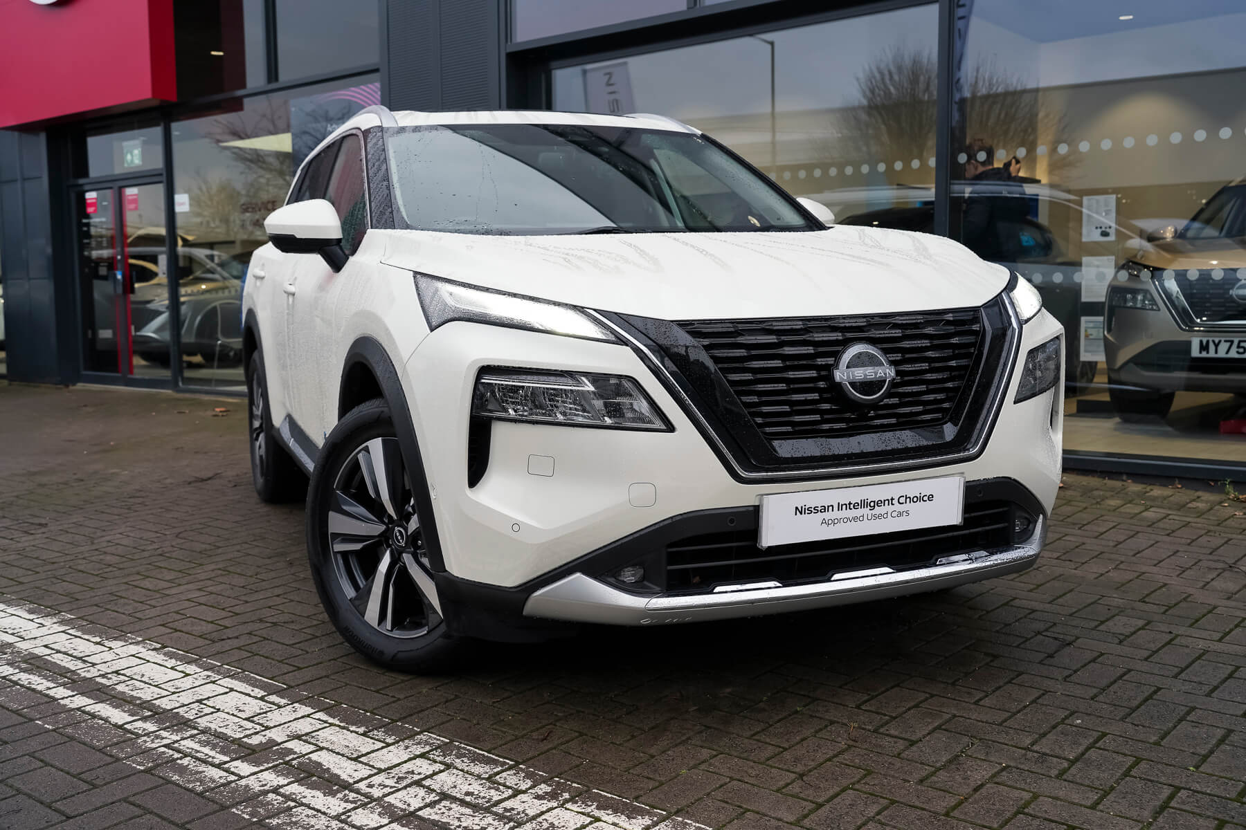 Main listing image - Nissan X-Trail