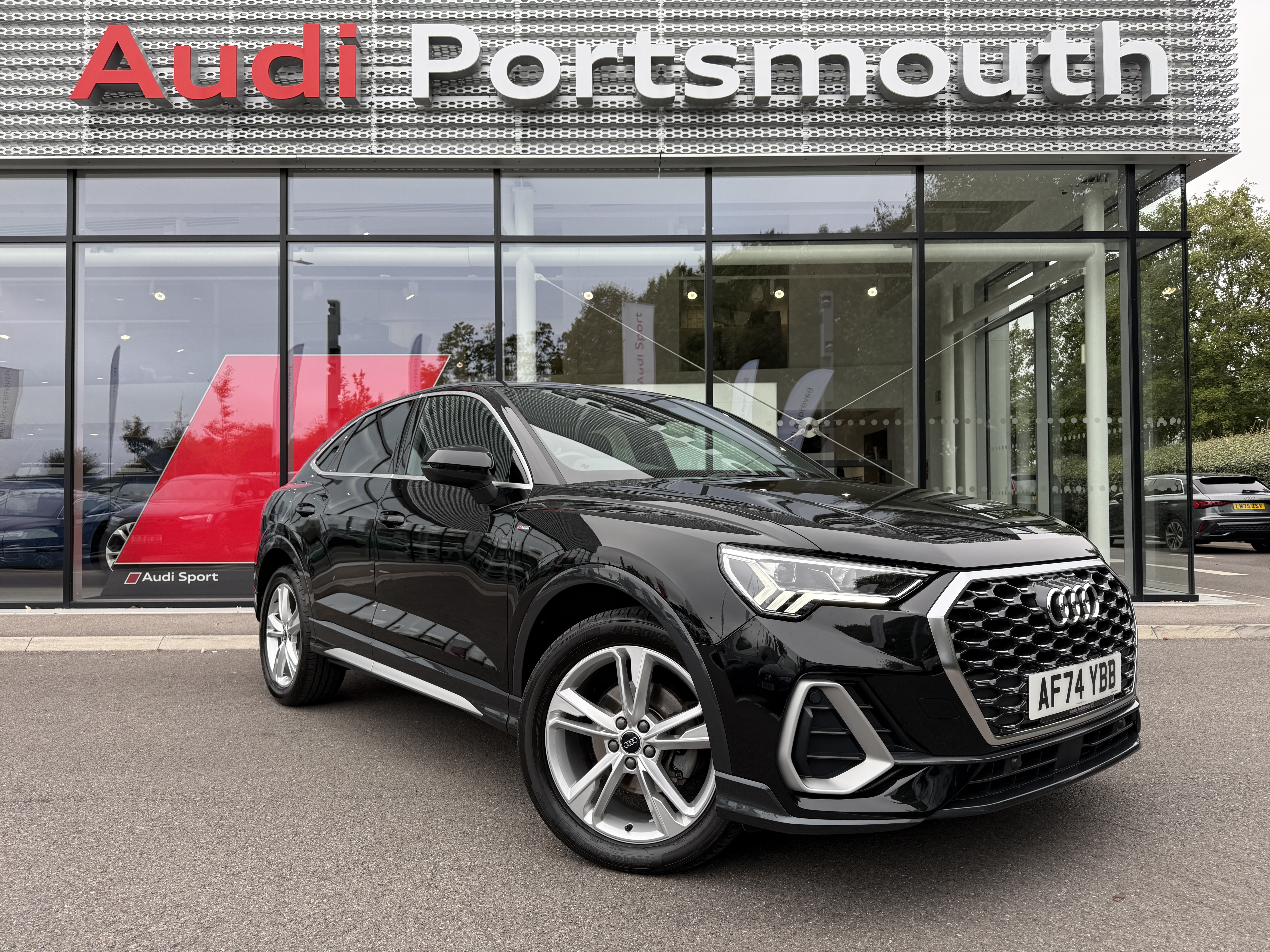 Main listing image - Audi Q3