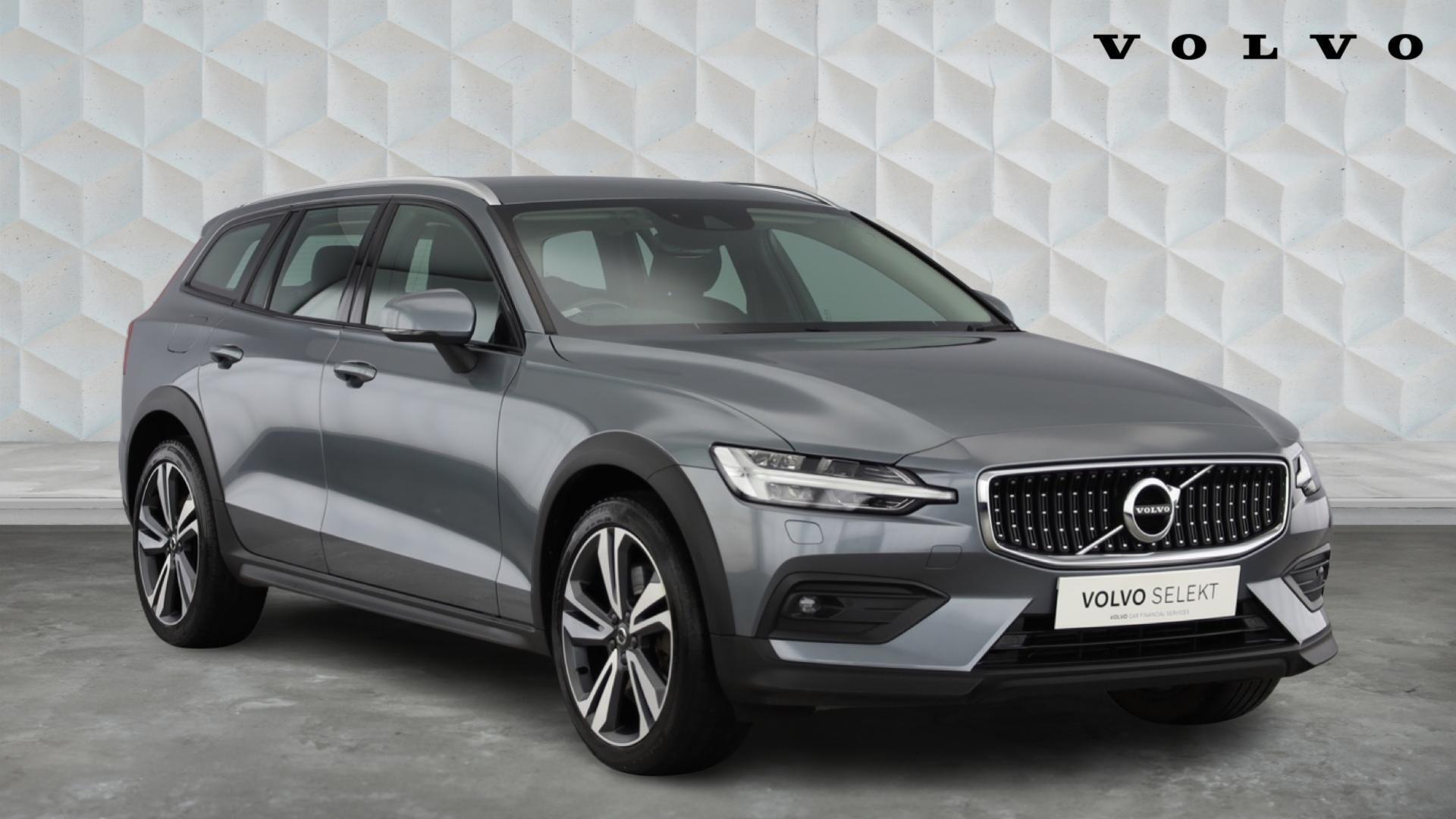 Main listing image - Volvo V60 Cross Country