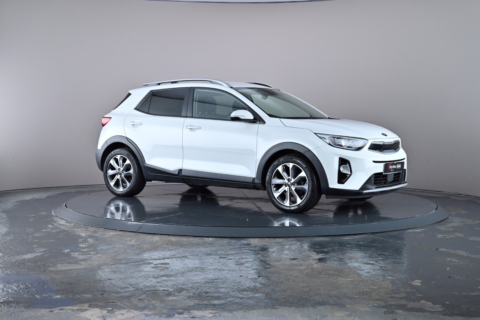 Main listing image - Kia Stonic