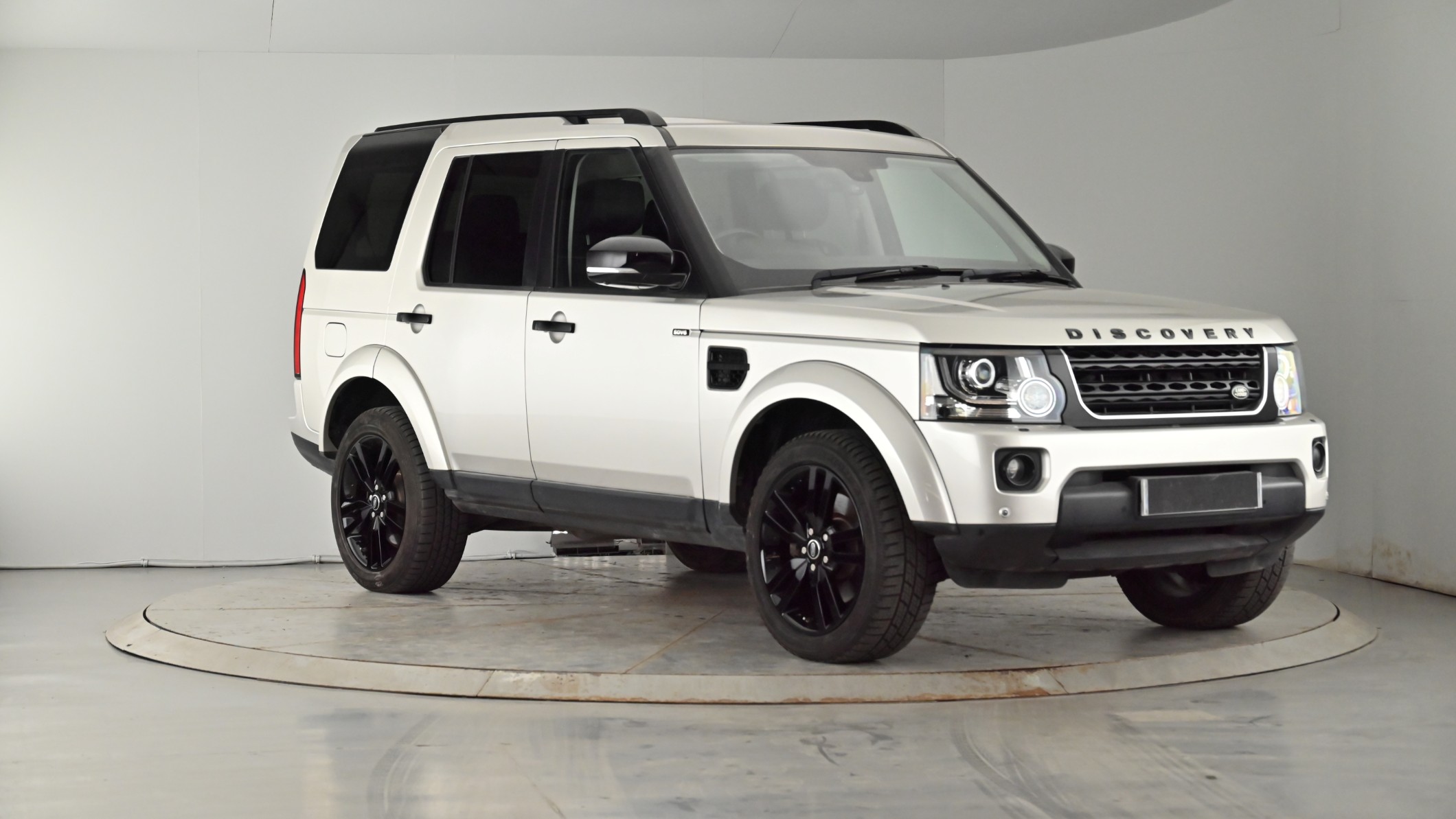 Main listing image - Land Rover Discovery