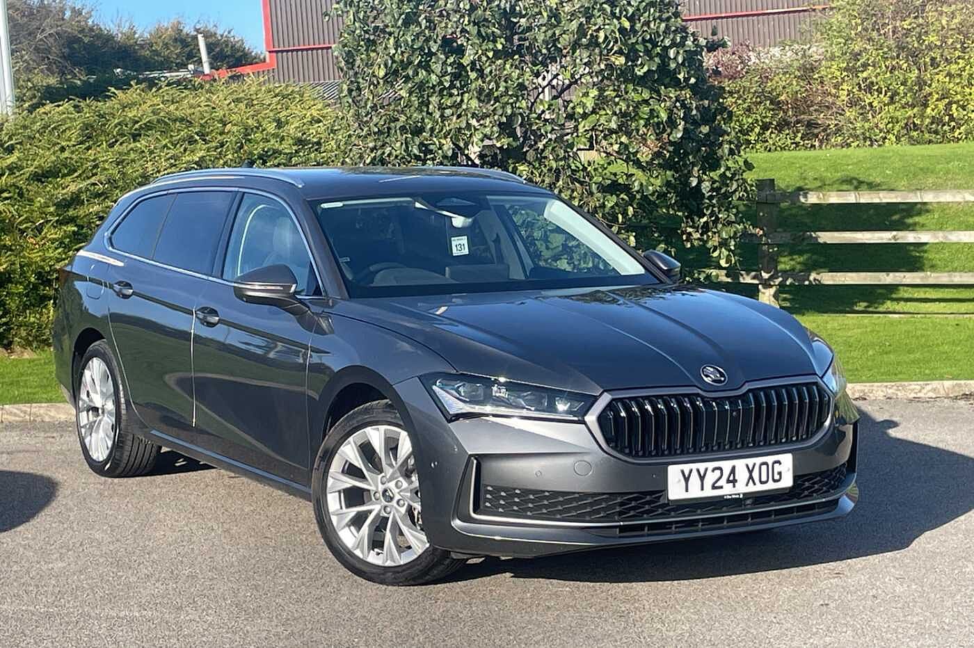 Main listing image - Skoda Superb Estate