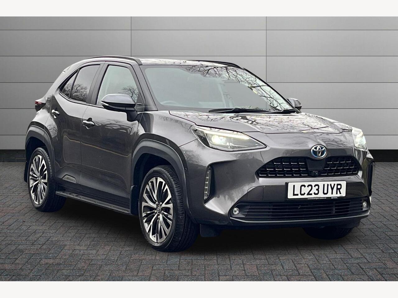 Main listing image - Toyota Yaris Cross