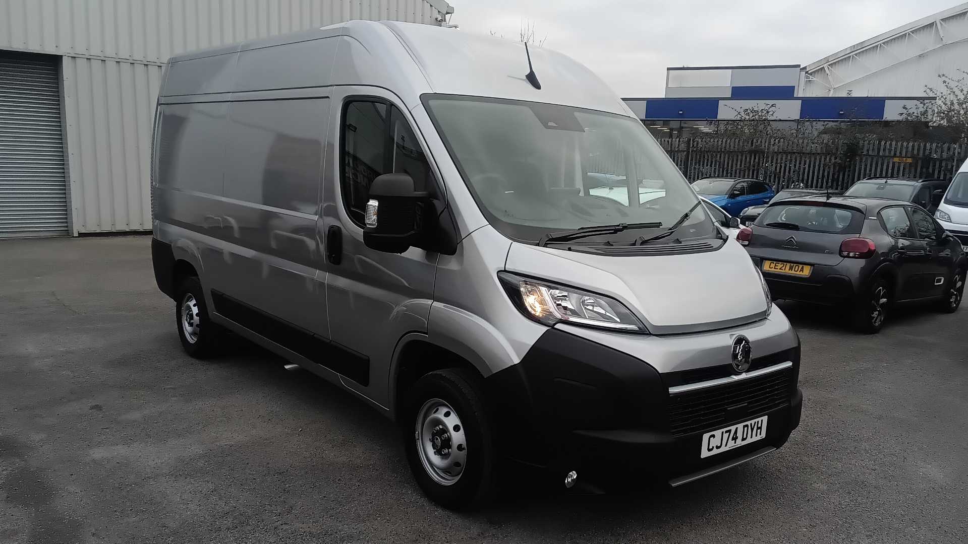 Main listing image - Vauxhall Movano