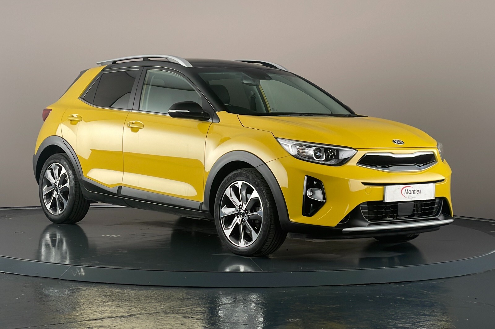 Main listing image - Kia Stonic