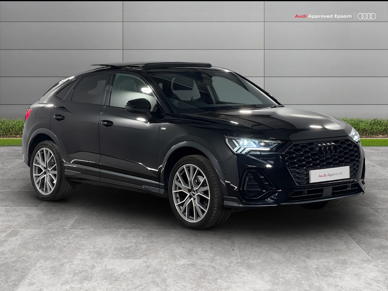 Main listing image - Audi Q3