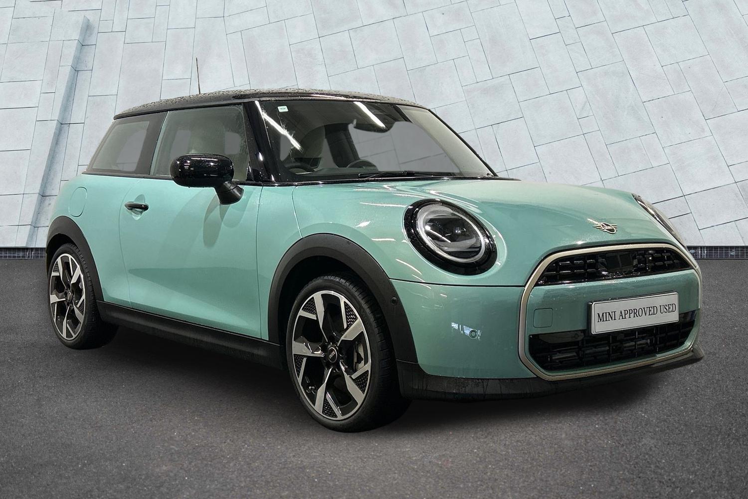 Main listing image - MINI Hatchback