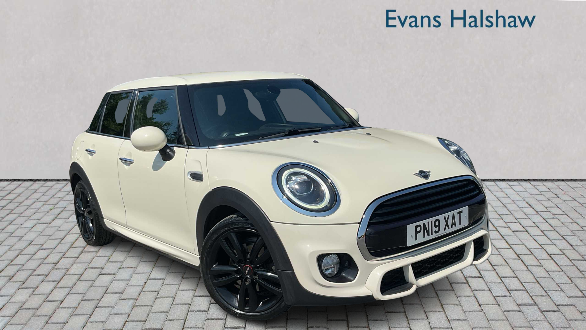 Main listing image - MINI Hatchback 5dr