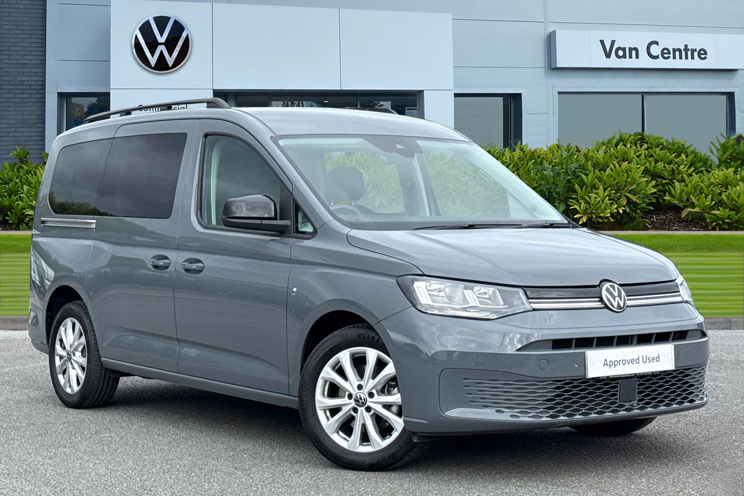 Main listing image - Volkswagen Caddy Maxi Life