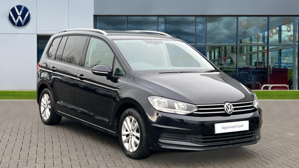 Main listing image - Volkswagen Touran