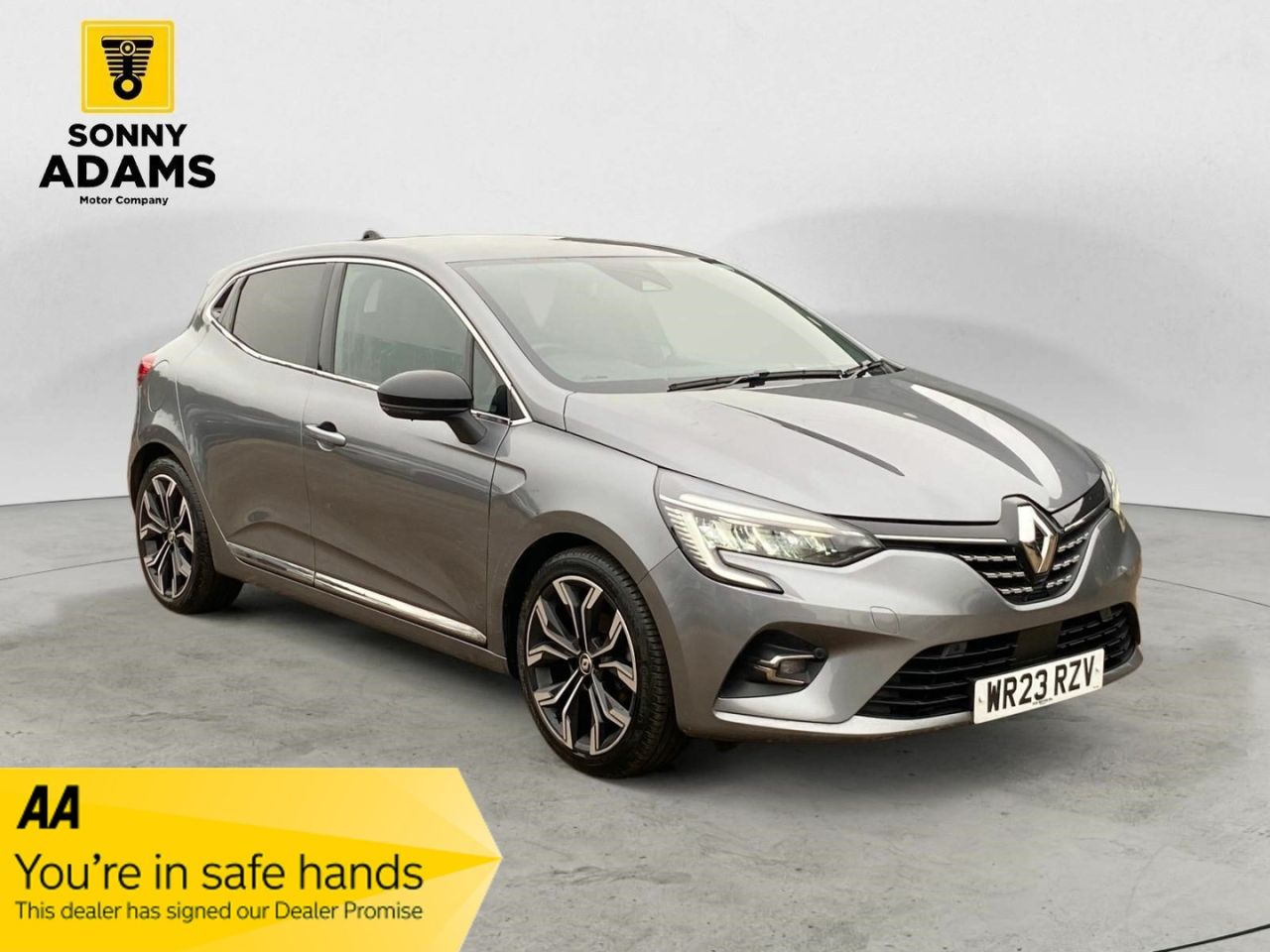 Main listing image - Renault Clio