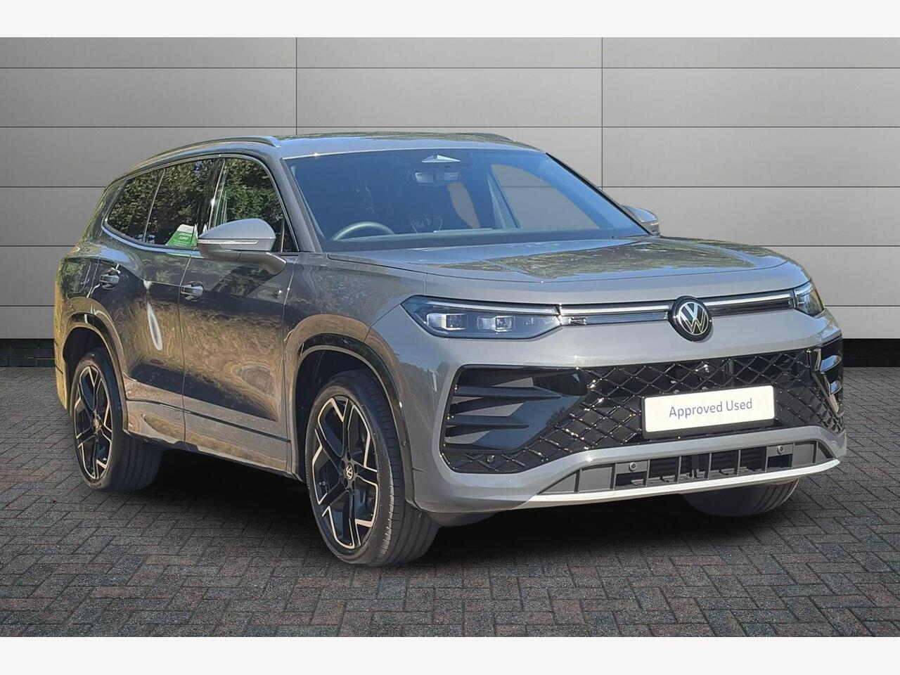 Main listing image - Volkswagen Tayron