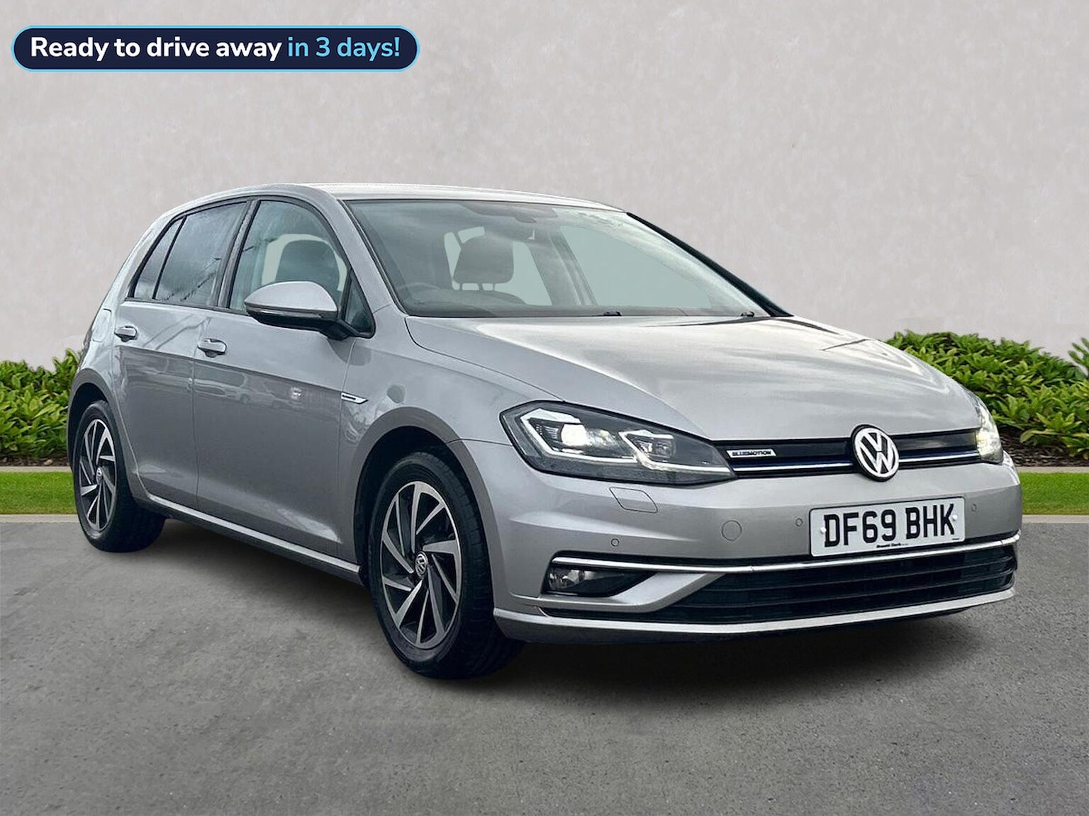 Main listing image - Volkswagen Golf