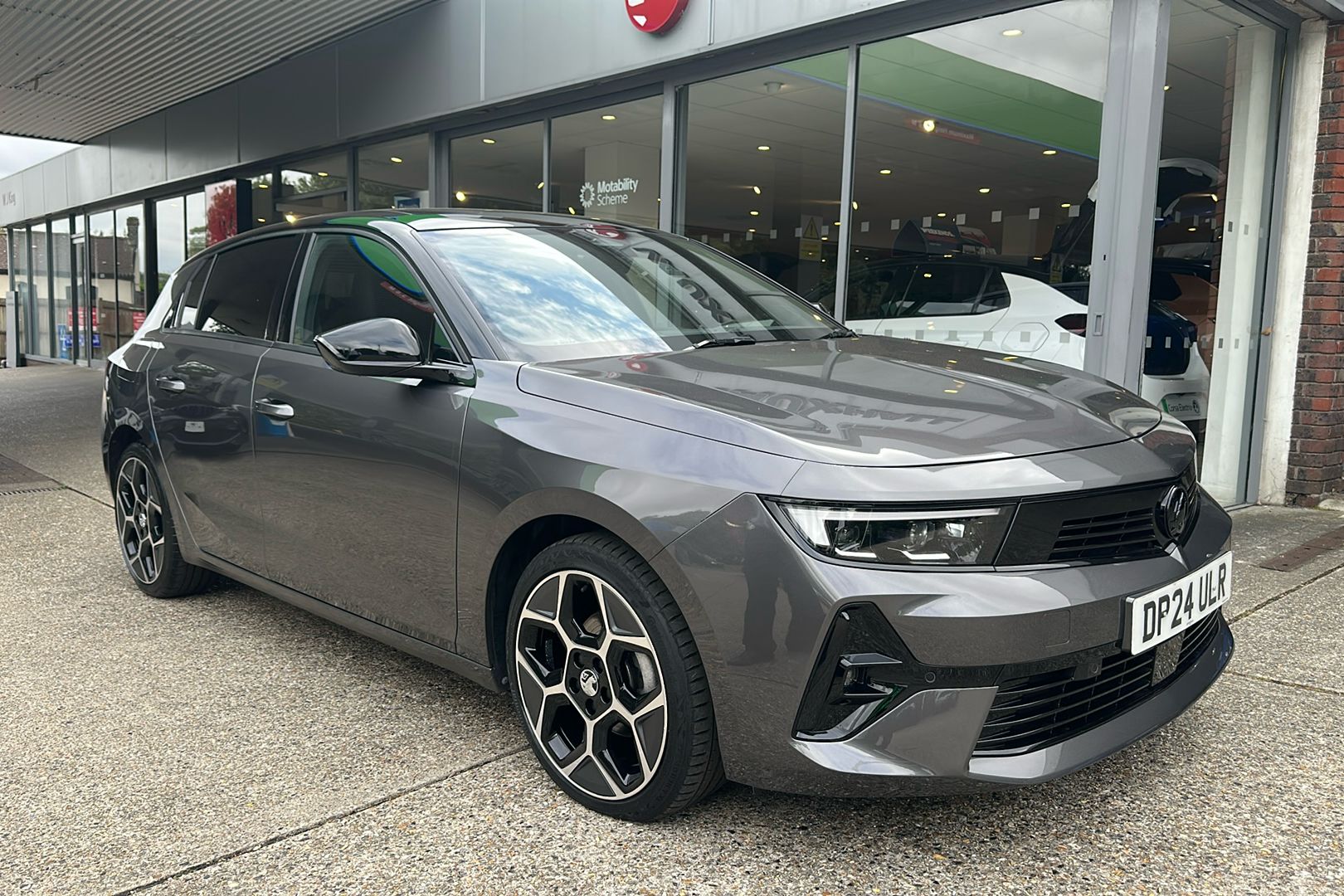 Main listing image - Vauxhall Astra