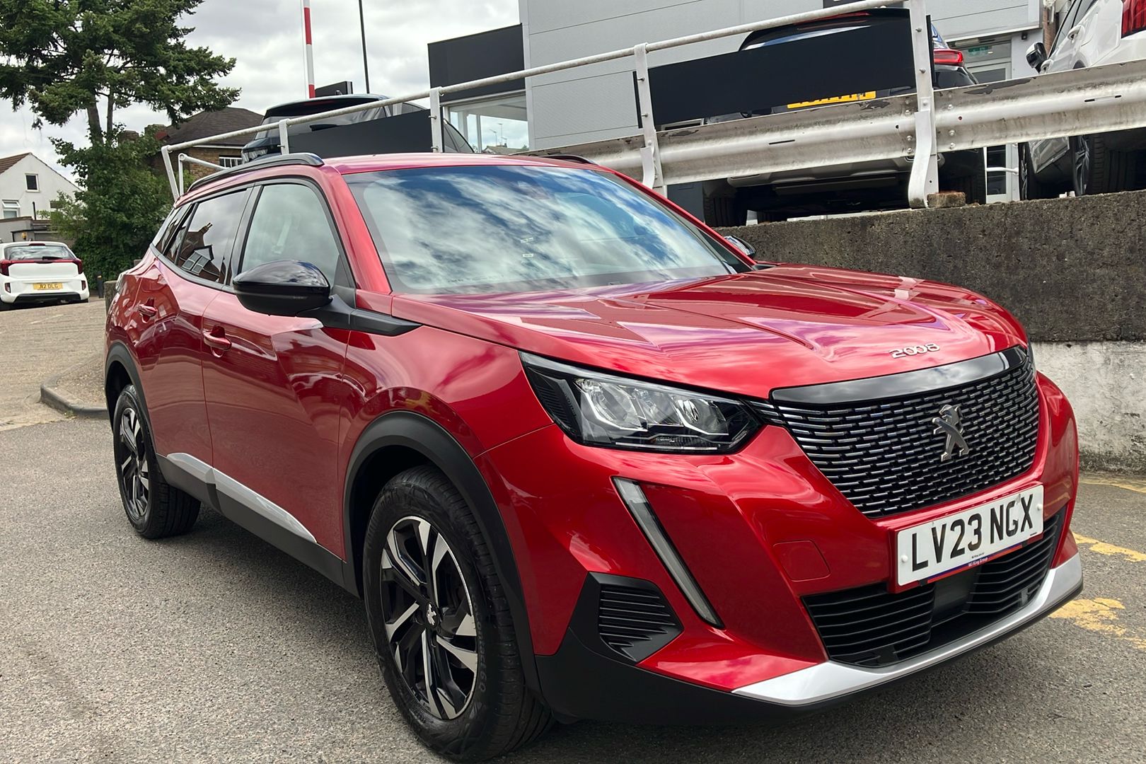 Main listing image - Peugeot 2008