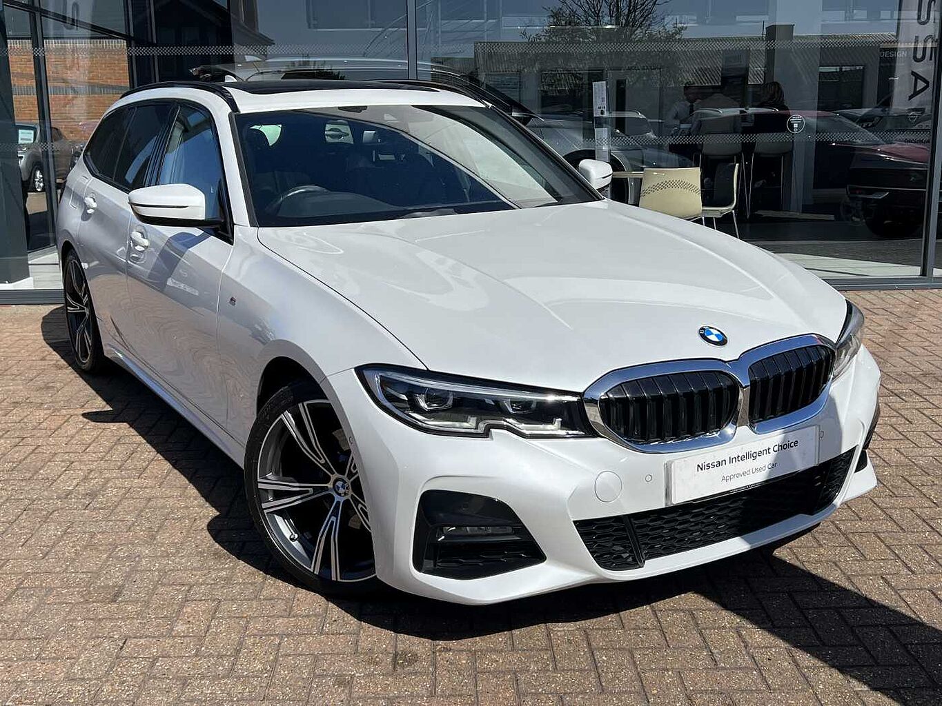Main listing image - BMW 3 Series Touring