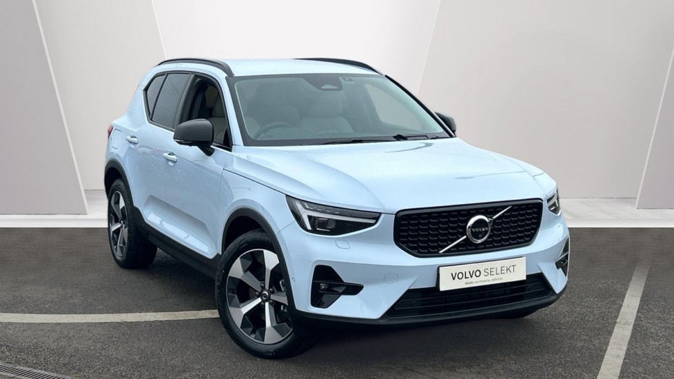 Main listing image - Volvo XC40