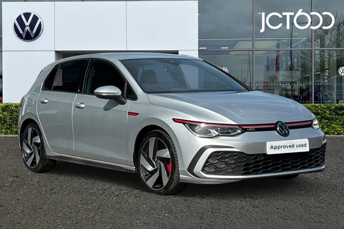 Main listing image - Volkswagen Golf