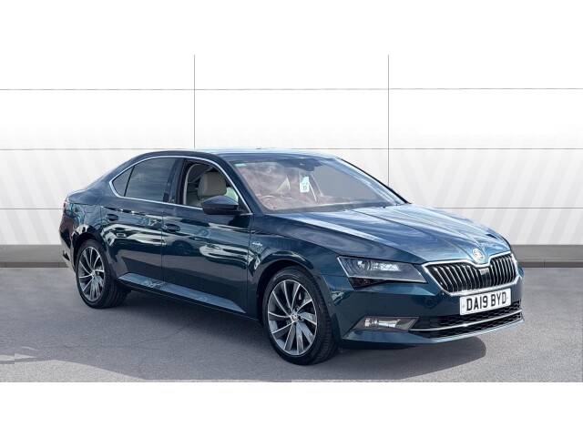Main listing image - Skoda Superb