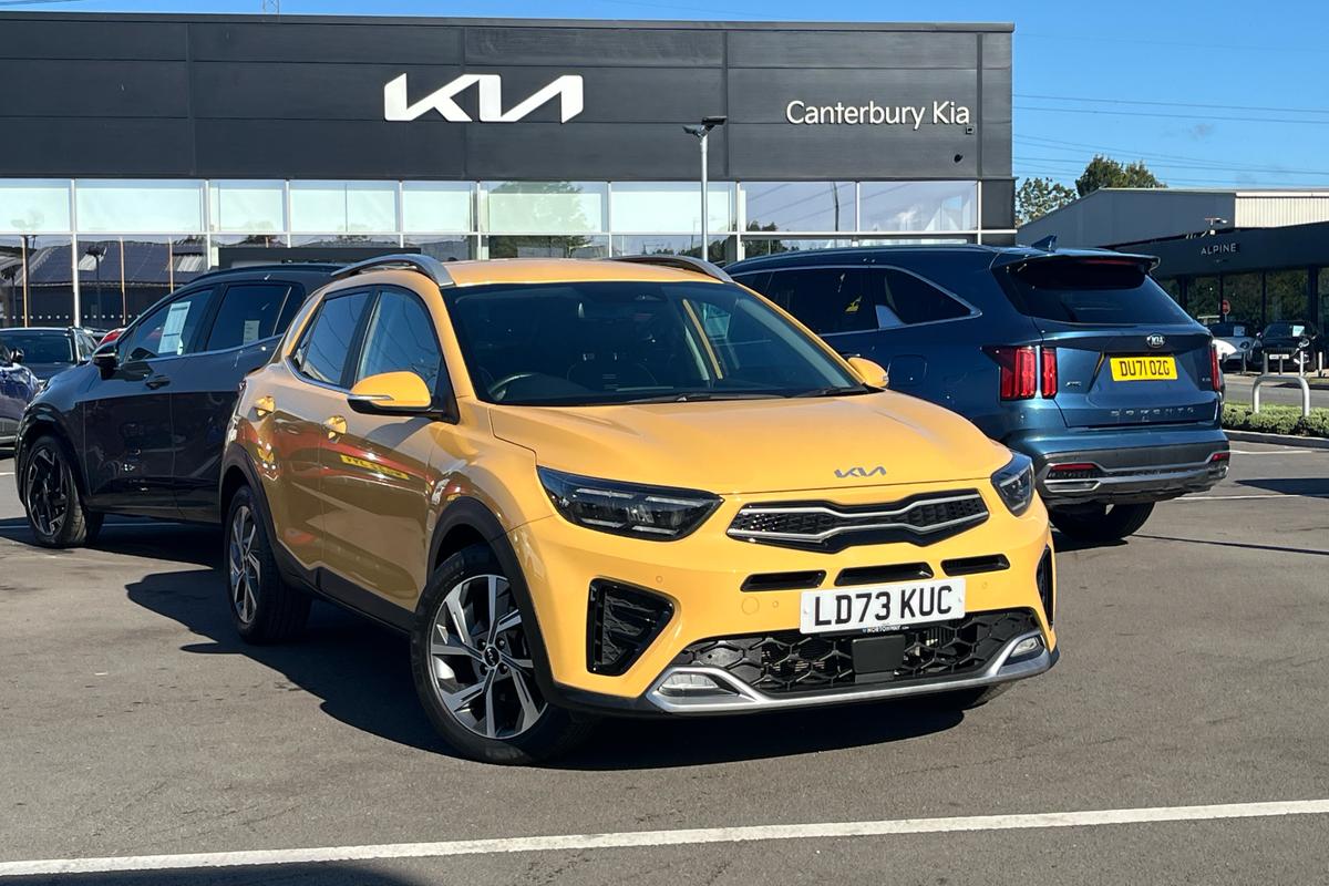 Main listing image - Kia Stonic