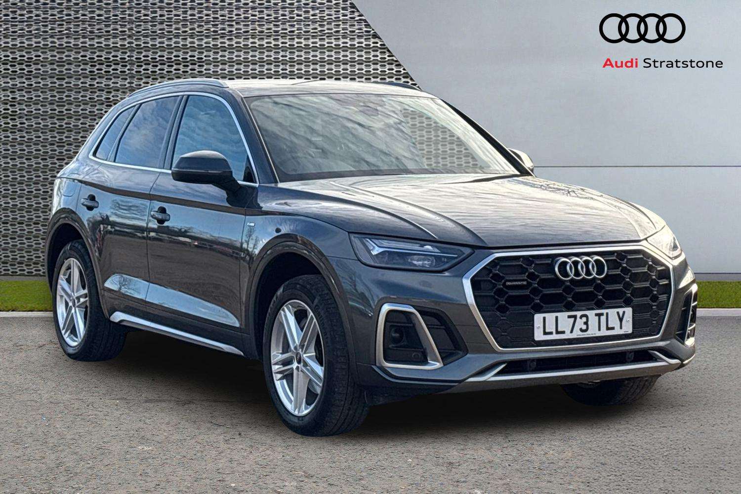 Main listing image - Audi Q5