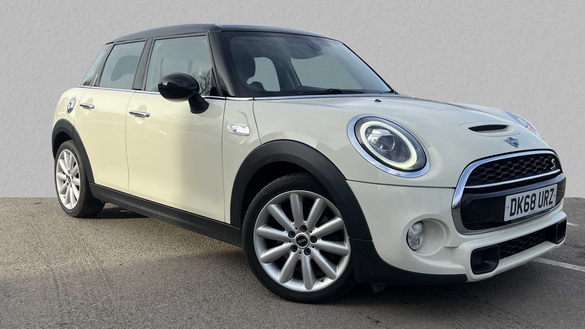 Main listing image - MINI Hatchback 5dr