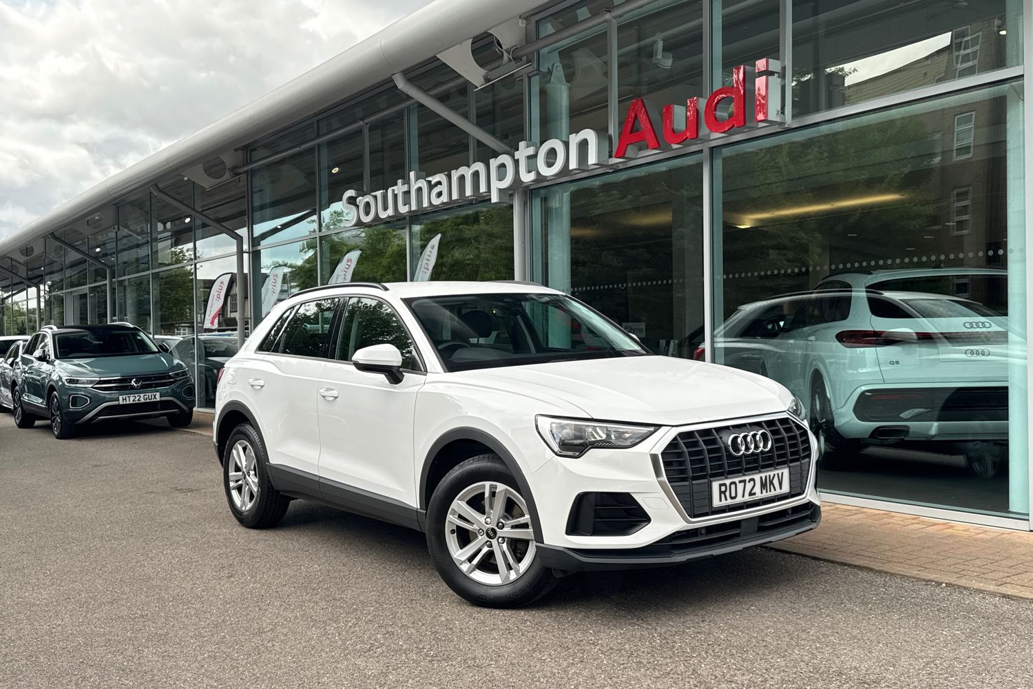 Main listing image - Audi Q3