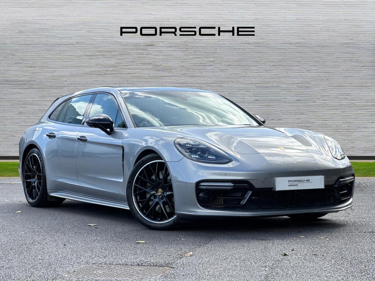 Main listing image - Porsche Panamera Sport Turismo