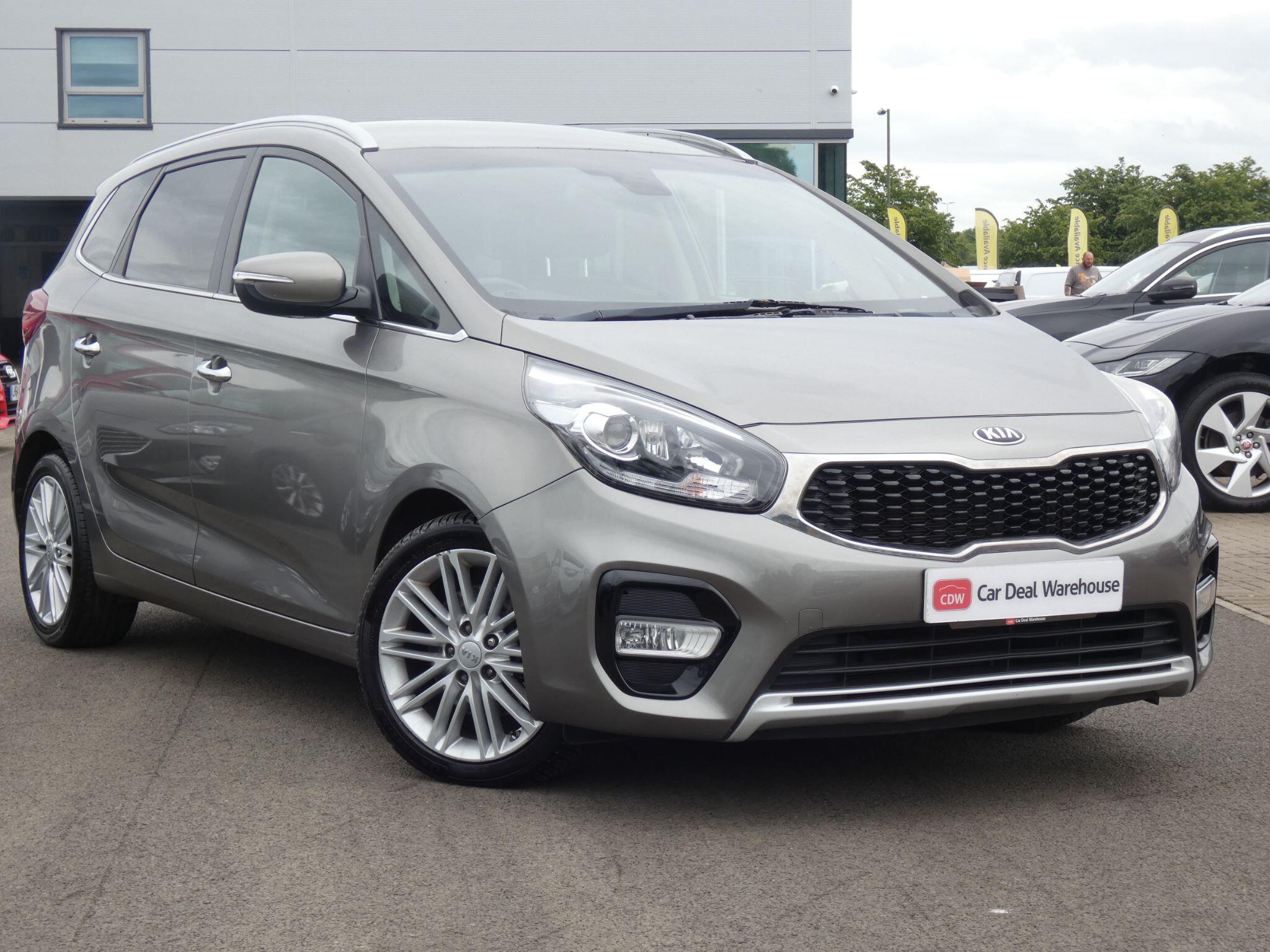Main listing image - Kia Carens