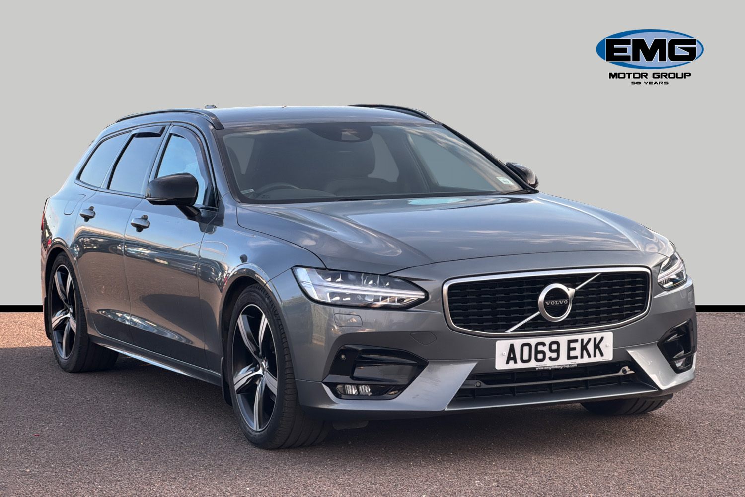 Main listing image - Volvo V90