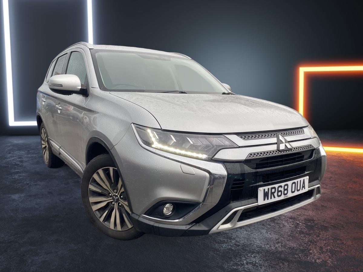 Main listing image - Mitsubishi Outlander