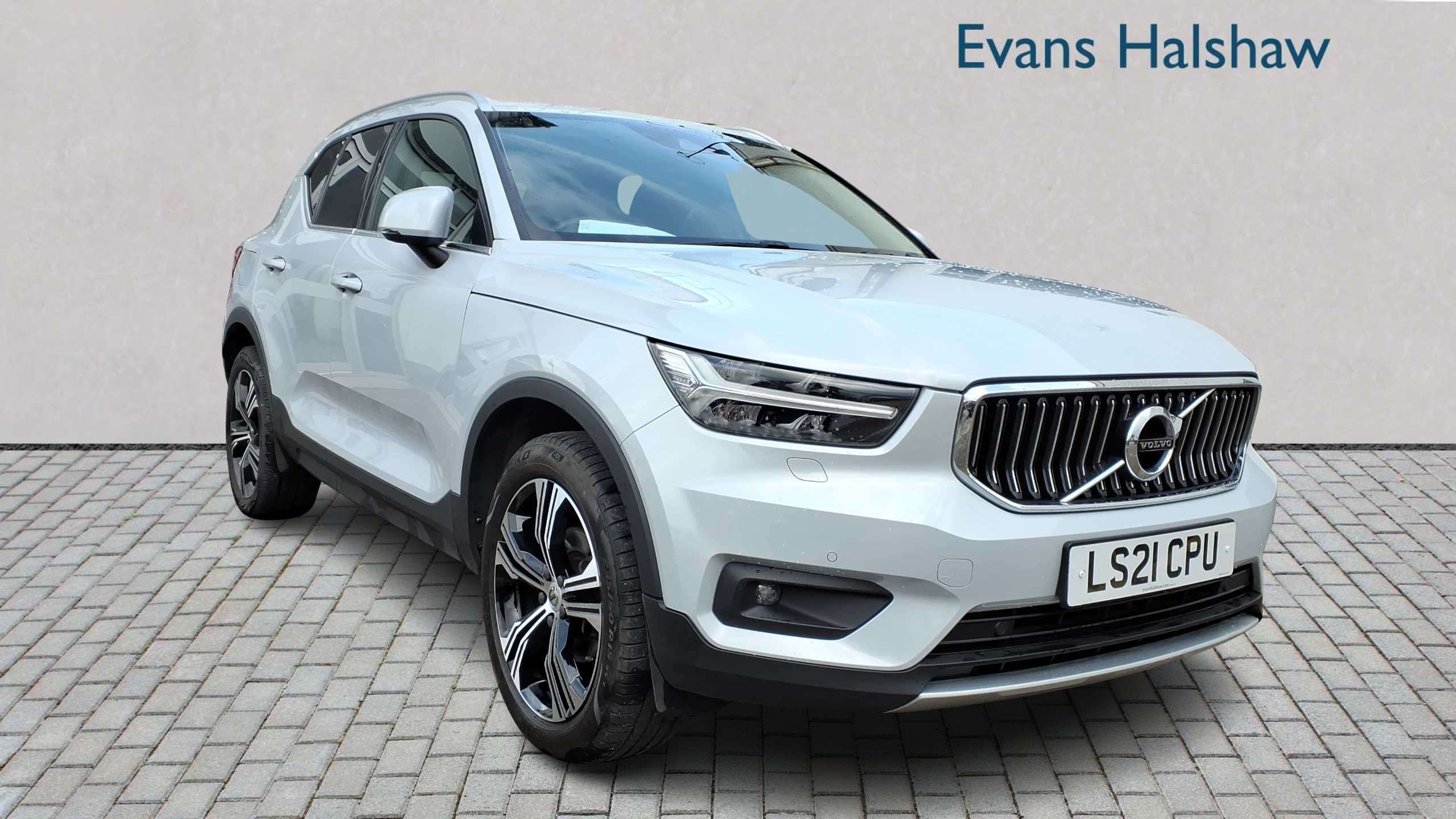 Main listing image - Volvo XC40