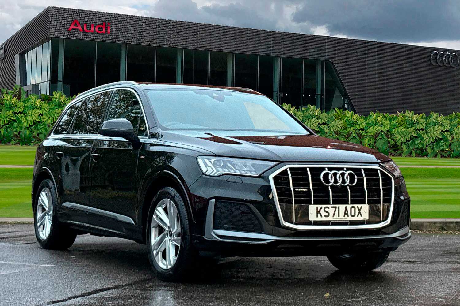 Main listing image - Audi Q7