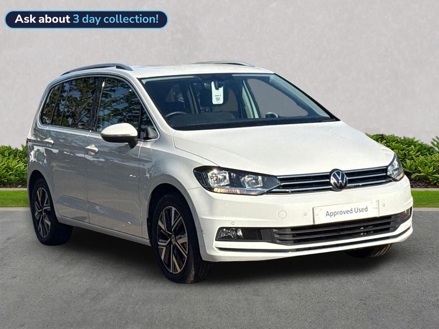Main listing image - Volkswagen Touran