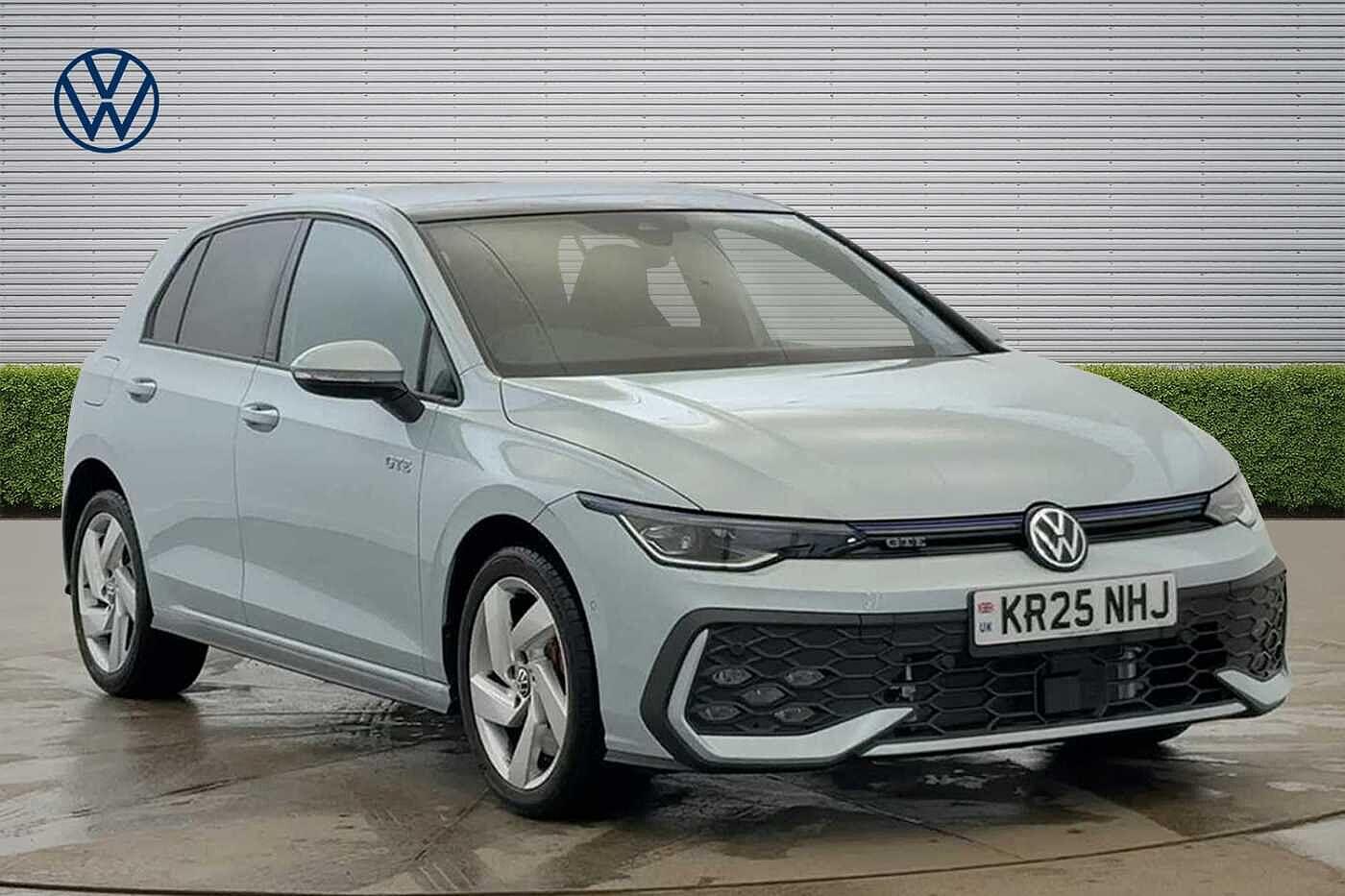 Main listing image - Volkswagen Golf GTE