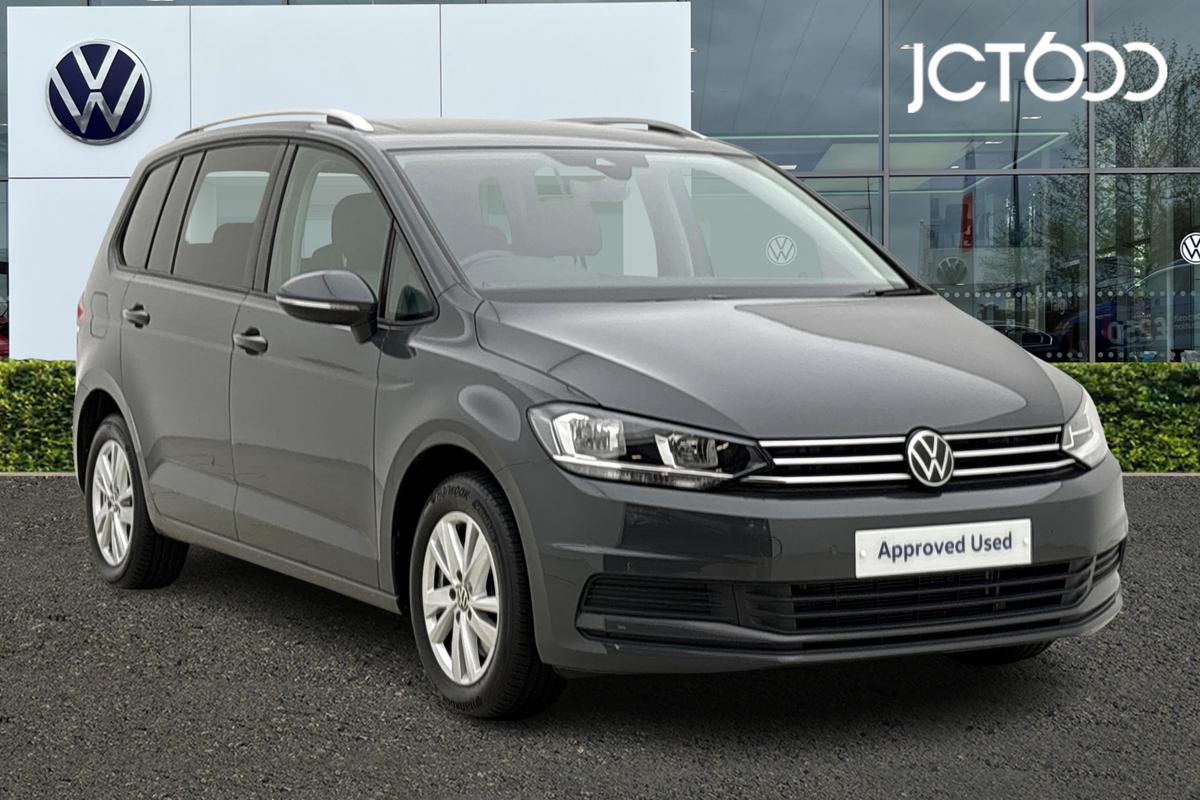 Main listing image - Volkswagen Touran