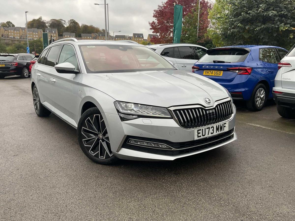 Main listing image - Skoda Superb