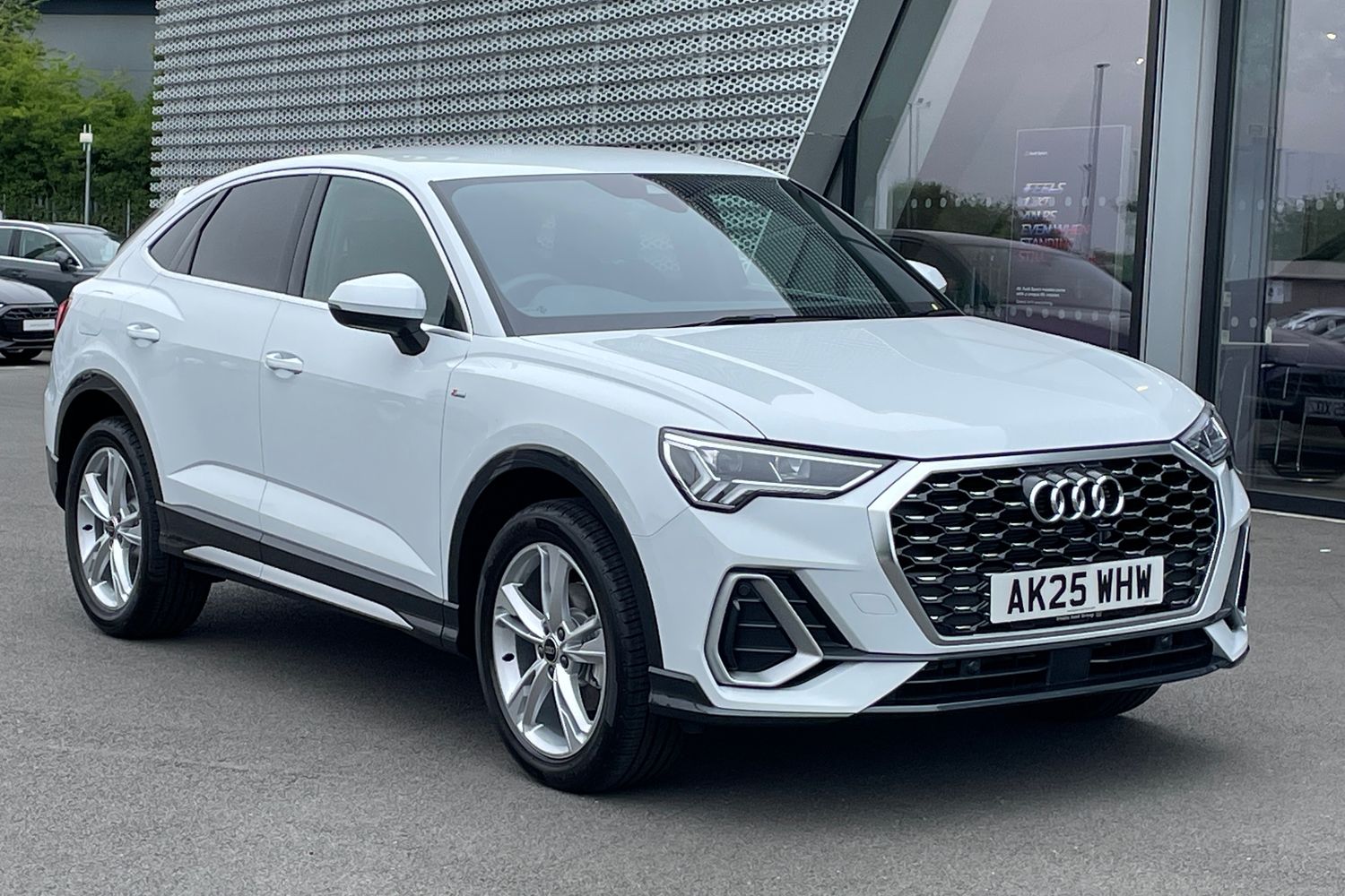 Main listing image - Audi Q3