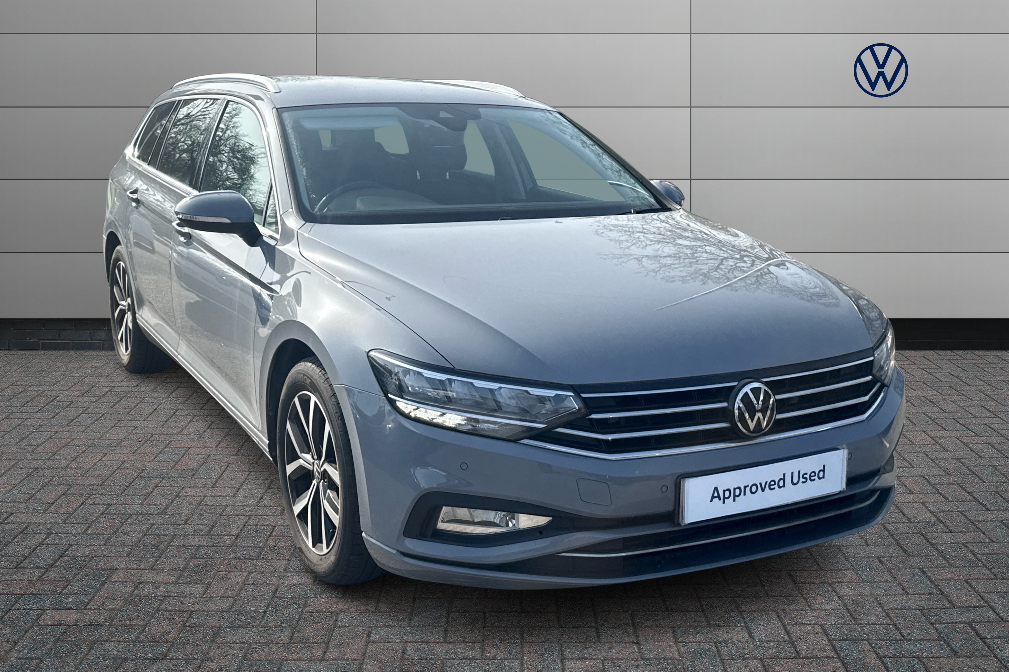 Main listing image - Volkswagen Passat Estate