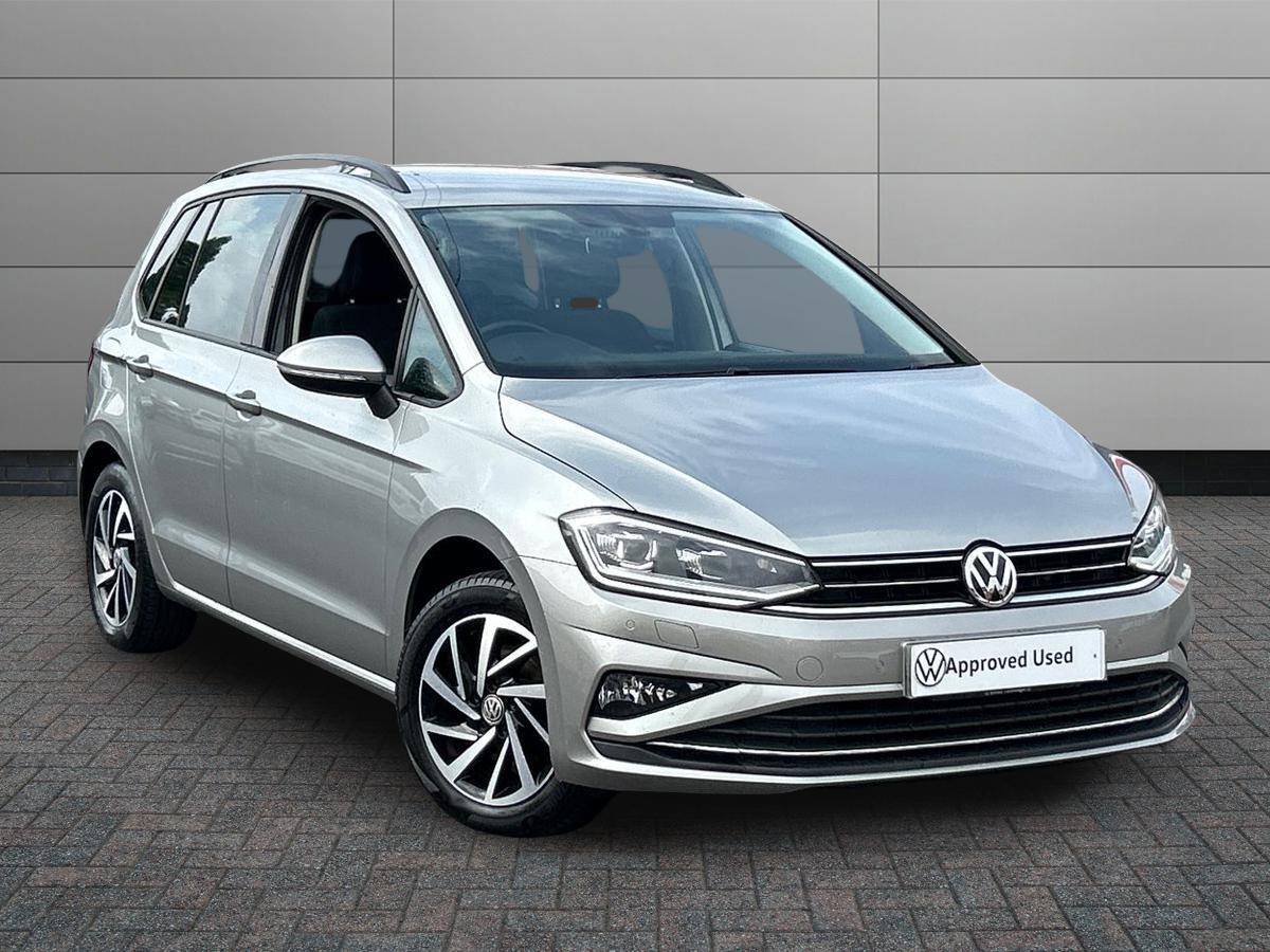 Main listing image - Volkswagen Golf SV