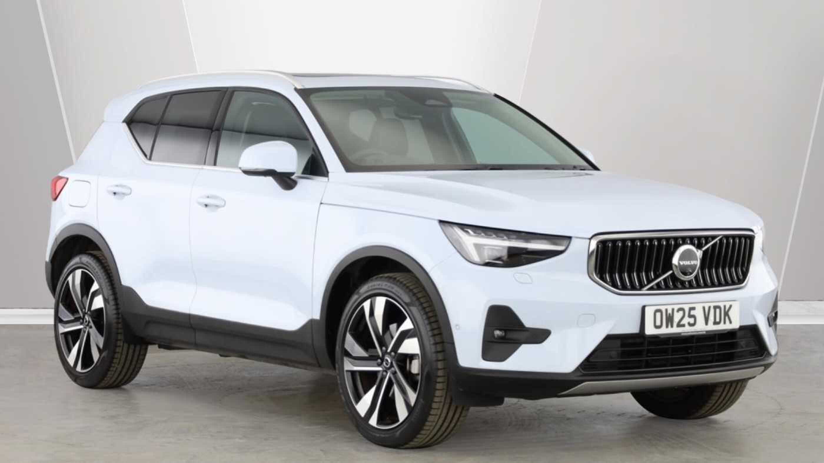 Main listing image - Volvo XC40