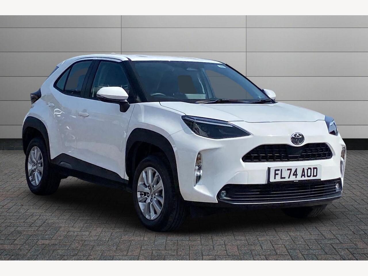 Main listing image - Toyota Yaris Cross