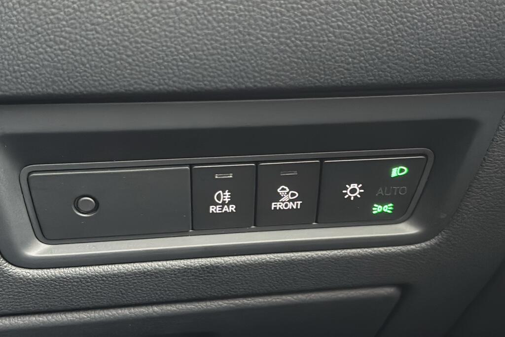 Main listing image - Volkswagen Touareg