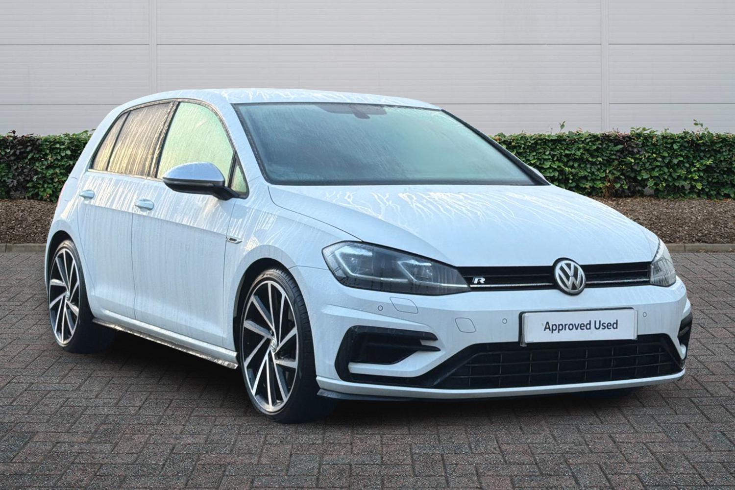 Main listing image - Volkswagen Golf