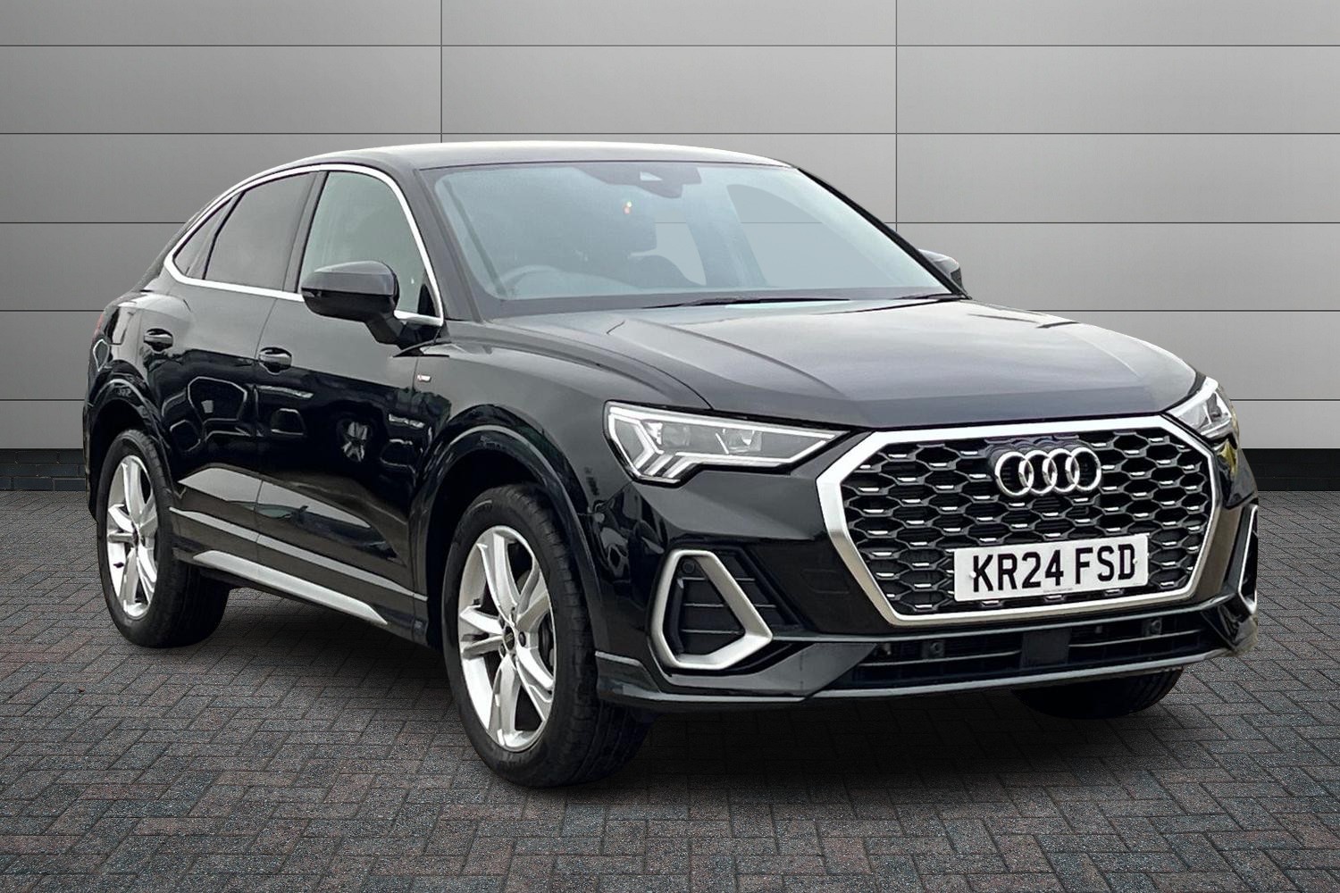 Main listing image - Audi Q3