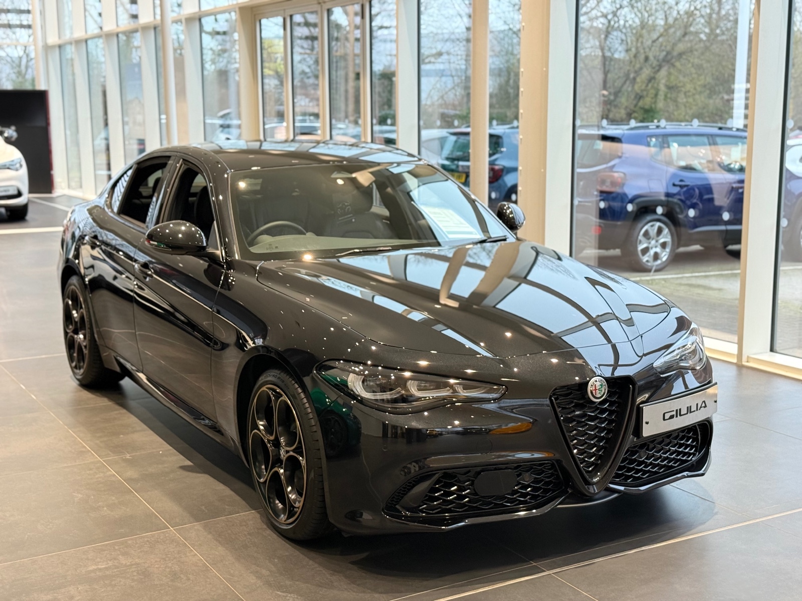 Main listing image - Alfa Romeo Giulia